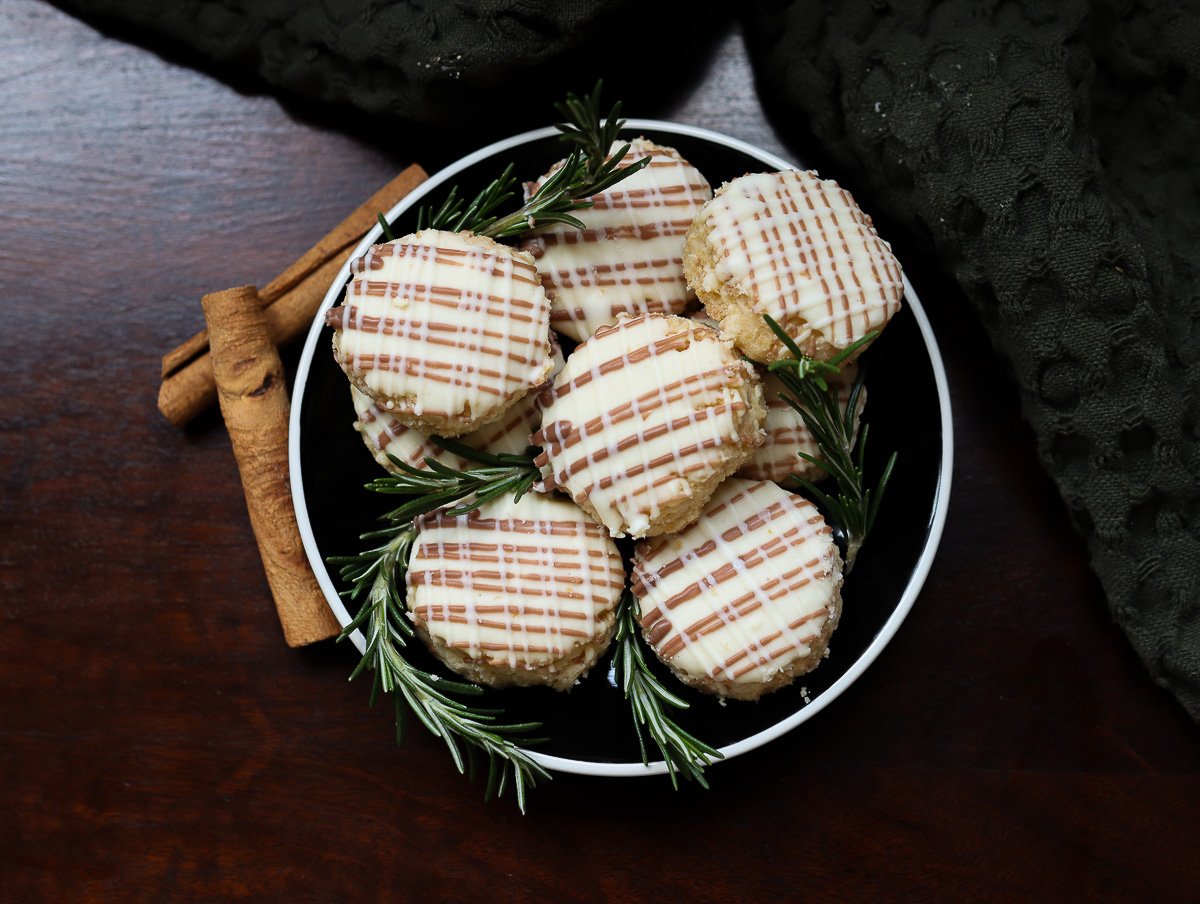 Shortbread cookies with rosemary sprigs